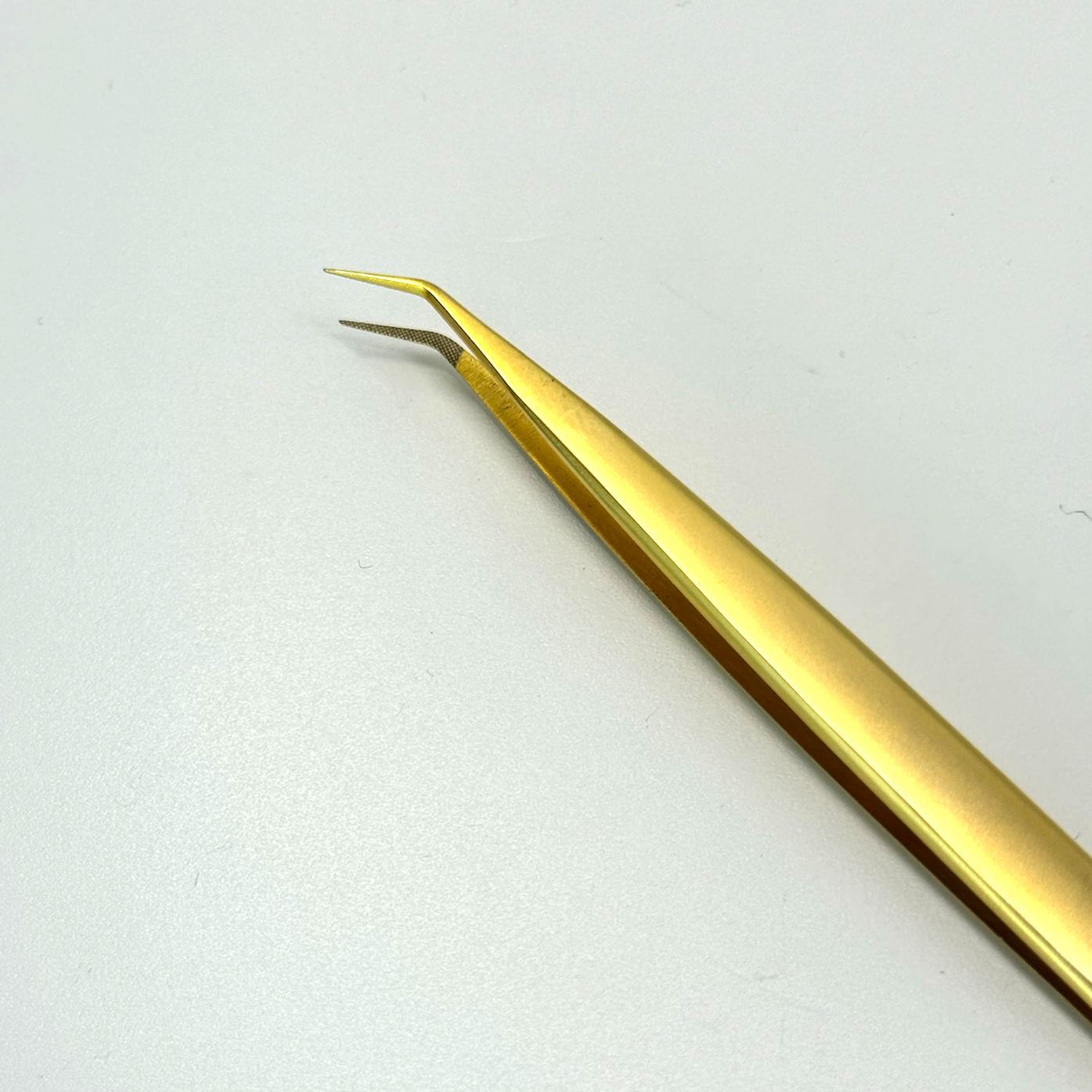 Imperfectly Perfect Bora-Bora Tweezer - Pineapple Gold Collection - Fiber Tip - Eyeland Lash