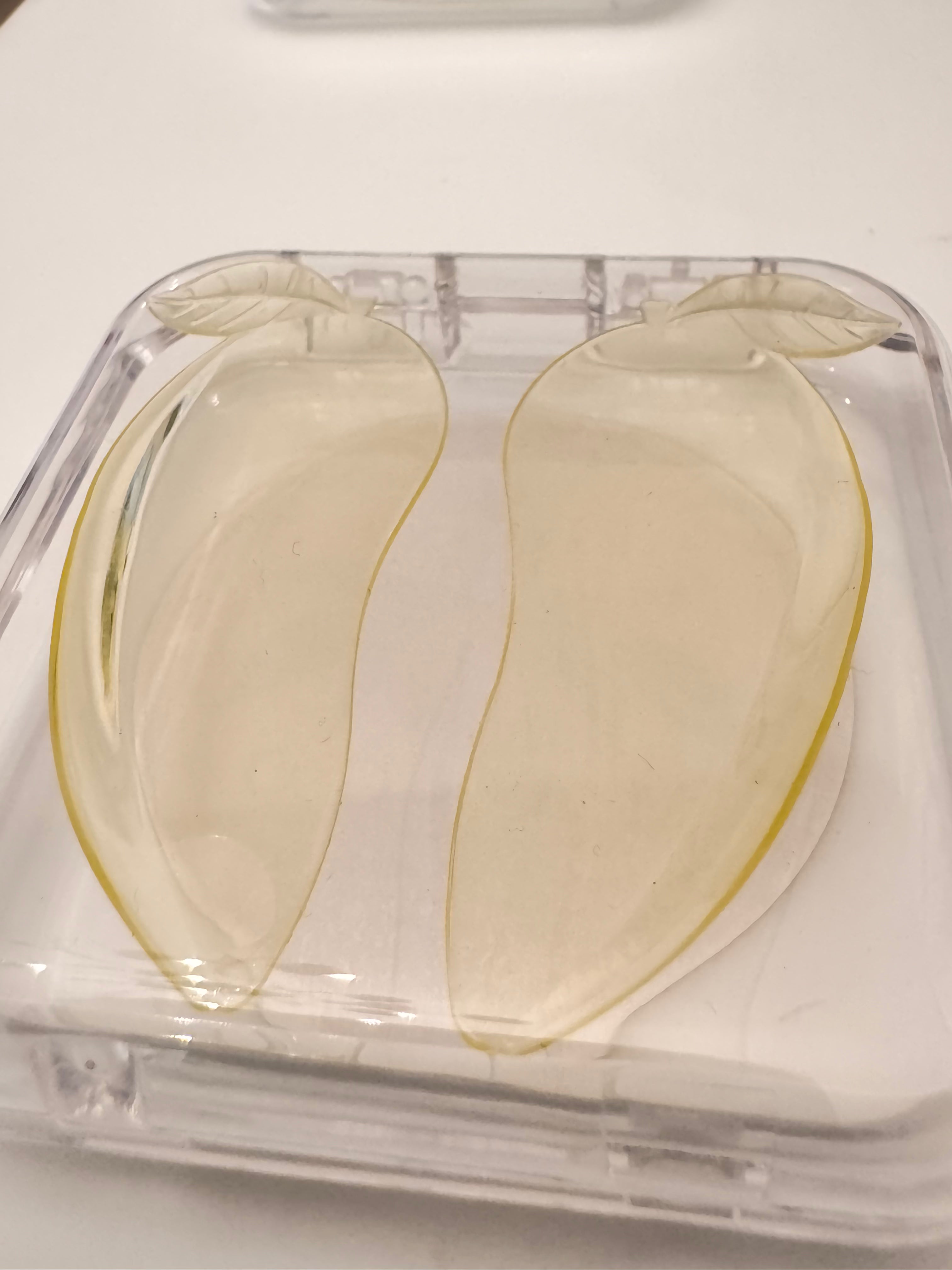 Mango Reusable Silicone Eyepads